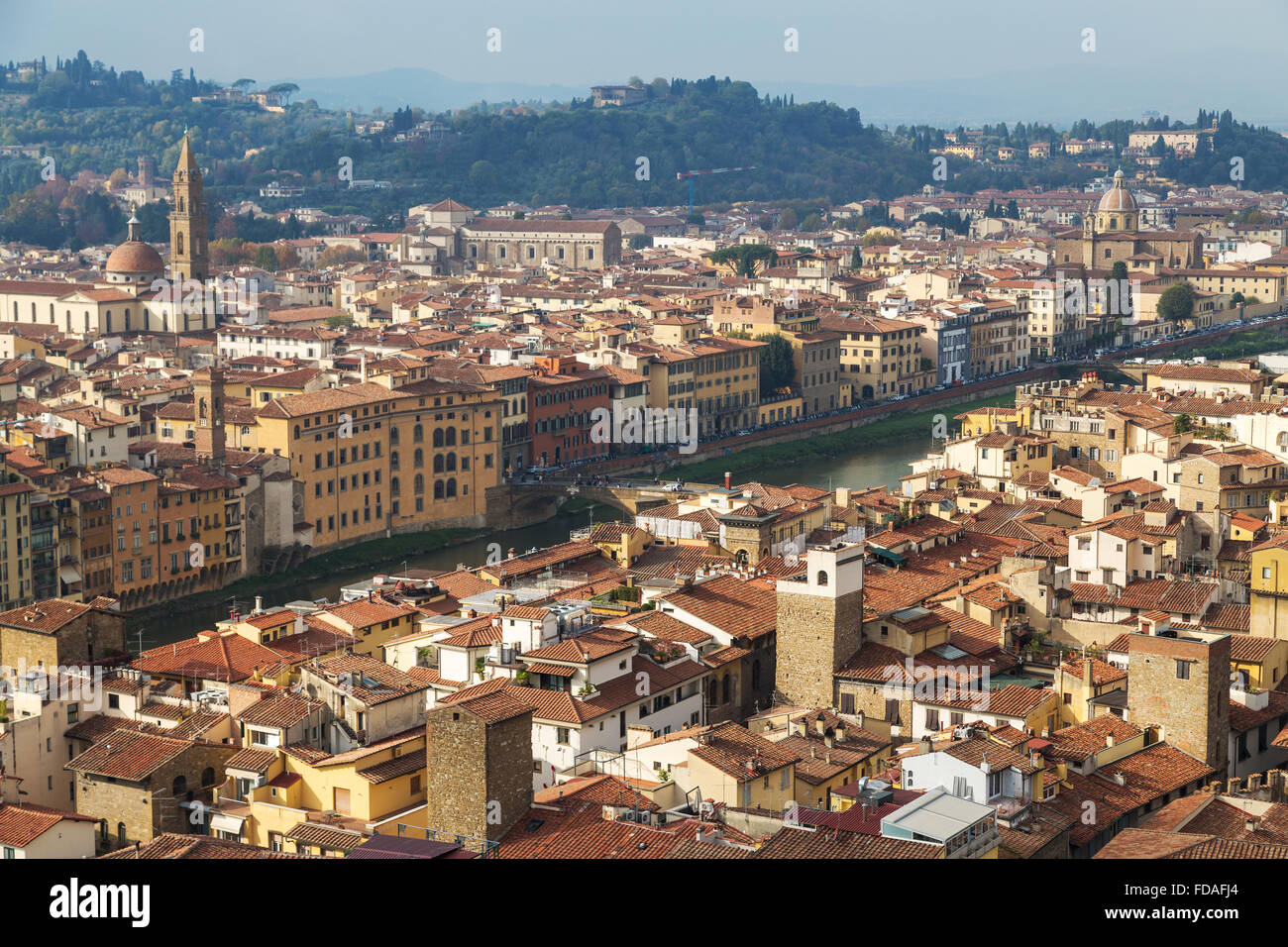 Blick über die Stadt mit dem Fluss Arno, Florenz, Toskana, Italien Stockfoto