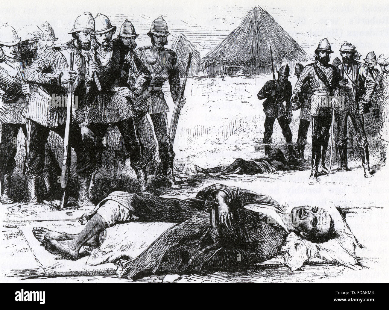 Schlacht von MAGDALA, Abessinien, April 1868.  Britische Soldaten die Leiche von König Theodore, 13. April 1868 anzeigen Stockfoto