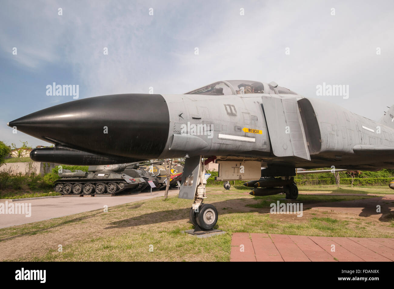McDonnell Douglas F-4 Phantom II, Krieg-Denkmal von Korea, Jeonjaeng Ginyeomgwan, Yongsan-Dong, Seoul, Südkorea Stockfoto