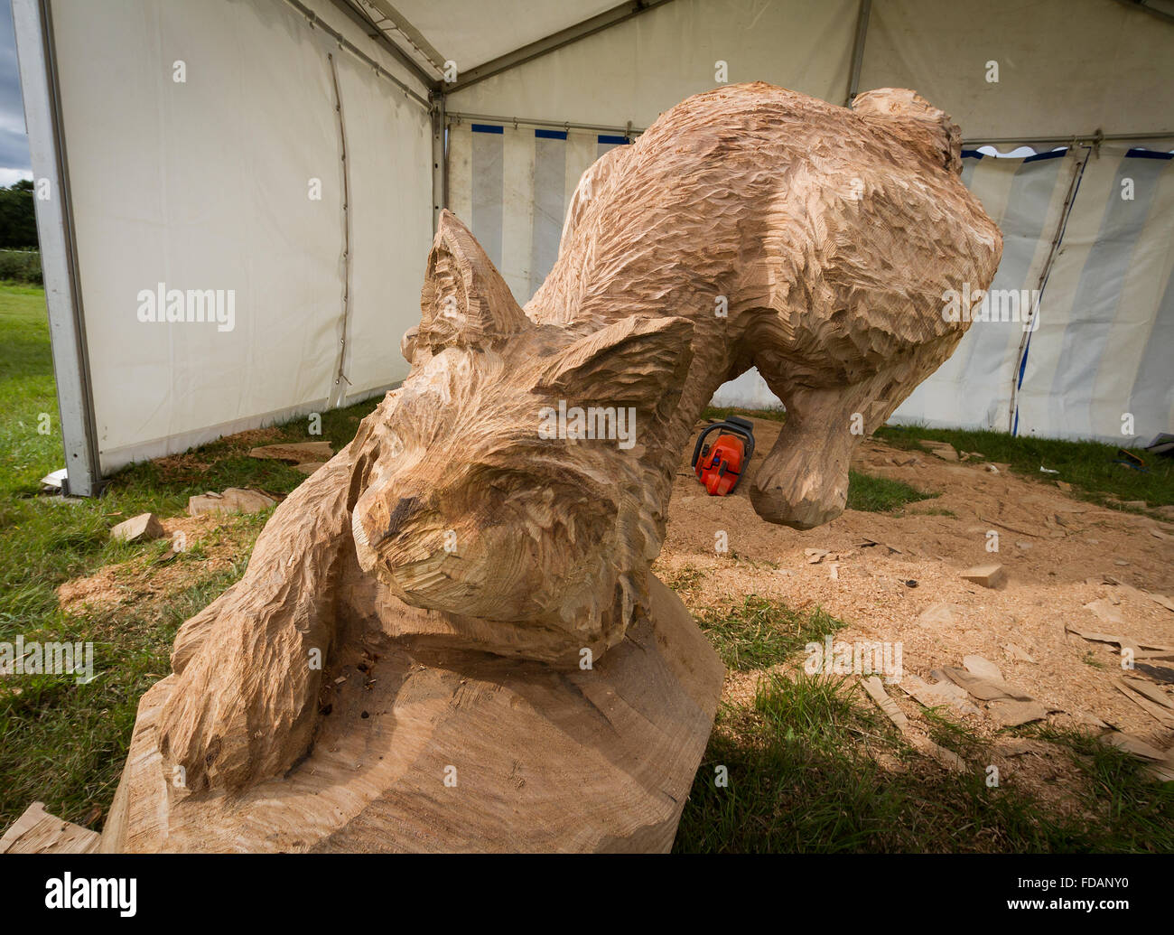 Knutsford, Cheshire, UK, 29. August 2015. Die 11. Englisch öffnen Chainsaw Carving Cheshire Wettkampfspiel & Country Fair Stockfoto