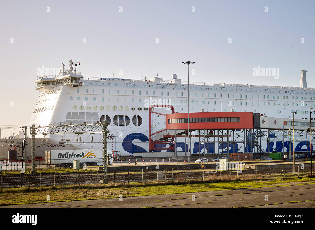 LKW-Fahrt zum Stena Line Fähre für den Transport von Hoek Van Holland nach England Stockfoto