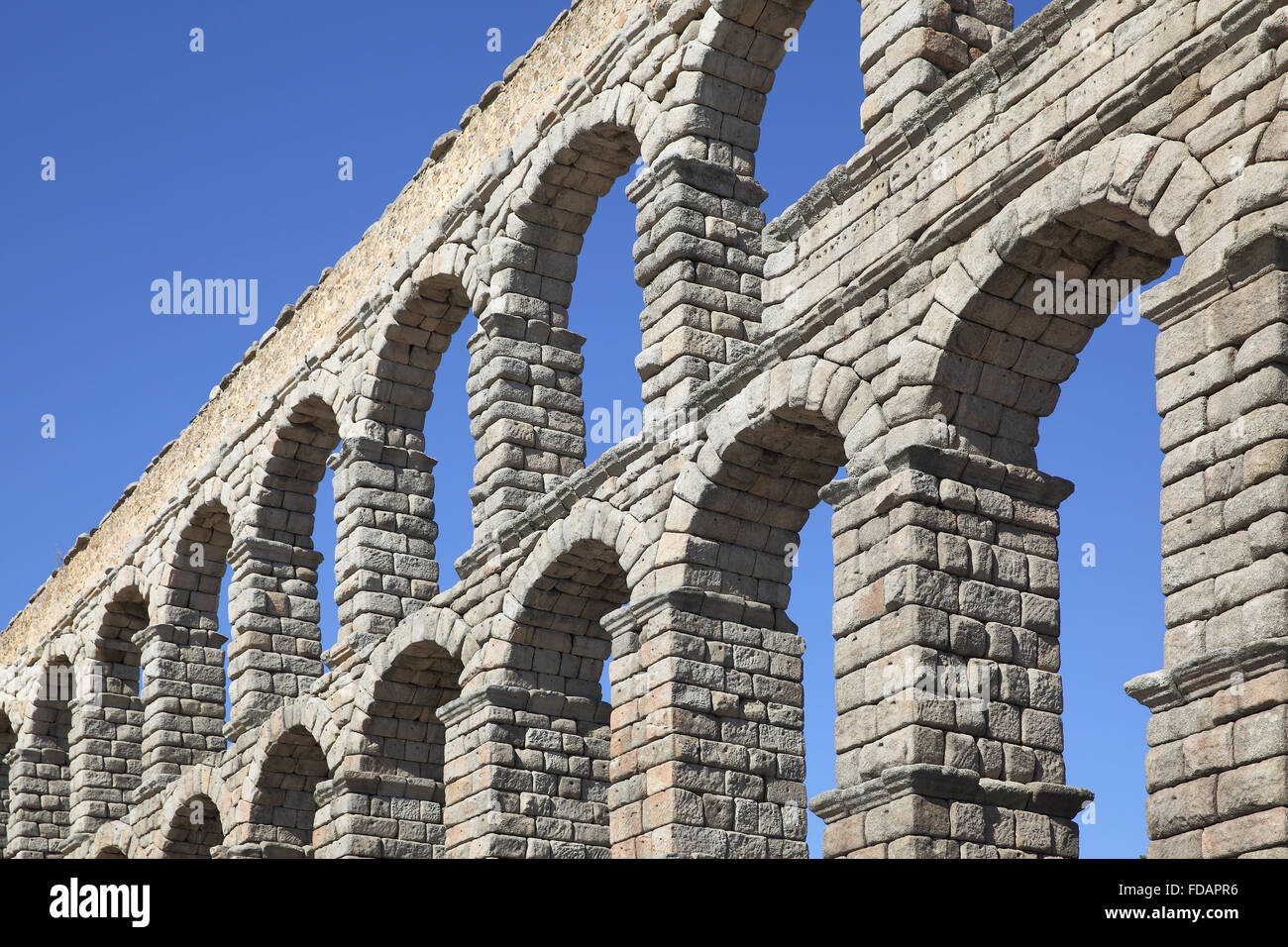 Perspektive der antiken römischen Aquädukt in Segovia, Spanien Stockfoto