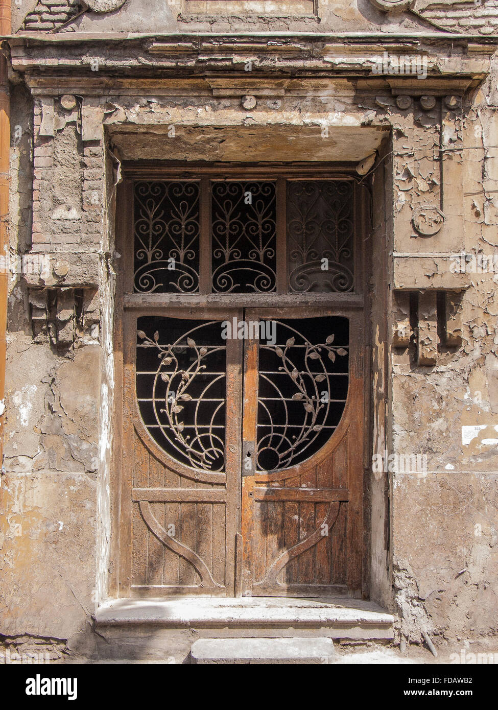 Haustür in alten Stadtstraße, Tiflis, Georgien. Stockfoto