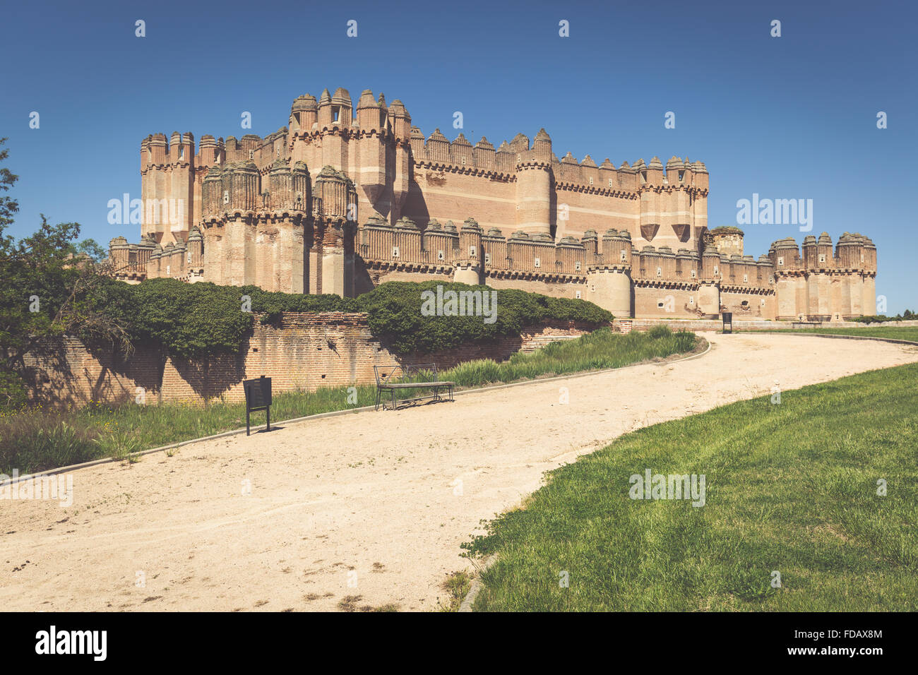 Coca-Burg (Castillo de Coca) ist eine Festung, die im 15. Jahrhundert erbaut und befindet sich in Coca, in der Provinz Segovia, C Stockfoto