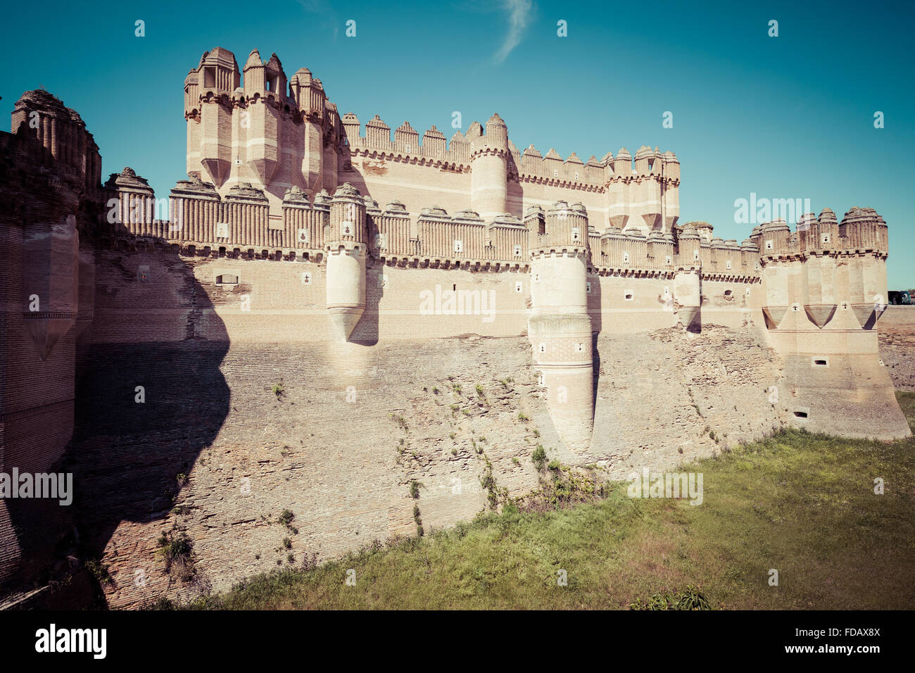 Coca-Burg (Castillo de Coca) ist eine Festung, die im 15. Jahrhundert erbaut und befindet sich in Coca, in der Provinz Segovia, C Stockfoto