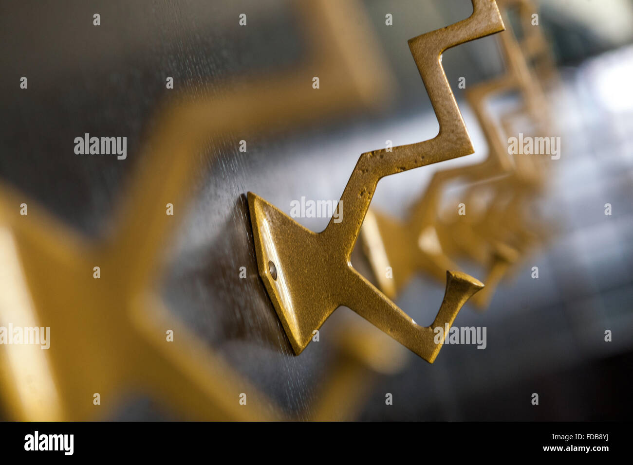 Kubistische Aufhänger, kubistische Grand Café Orient Restaurant auf der ersten Etage des The Haus der schwarzen Madonna, Tschechische Republik Stockfoto