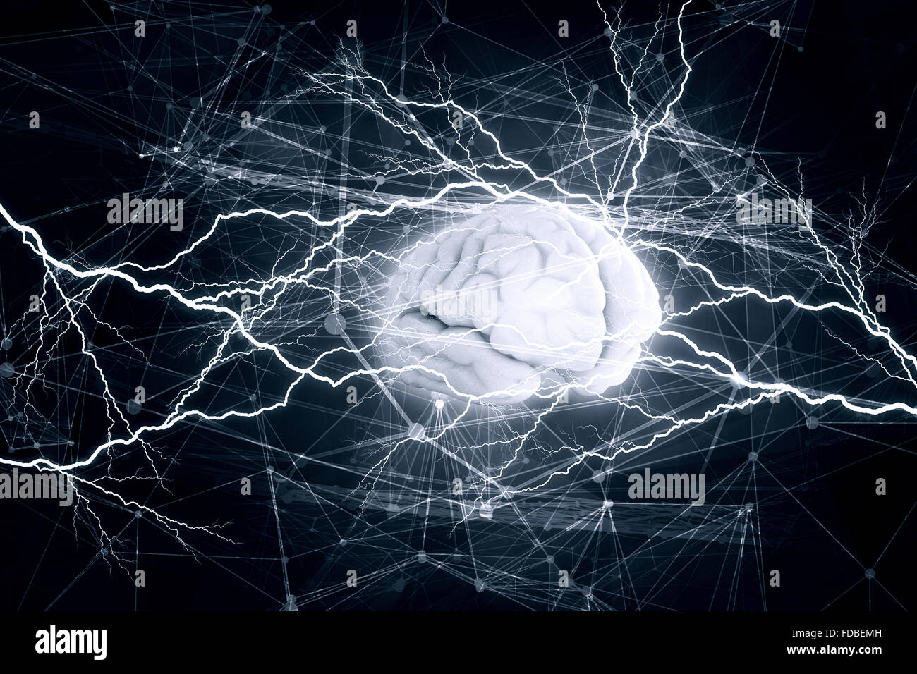 Konzept der menschlichen Intelligenz mit menschlichen Gehirn auf blauem Hintergrund digital Stockfoto