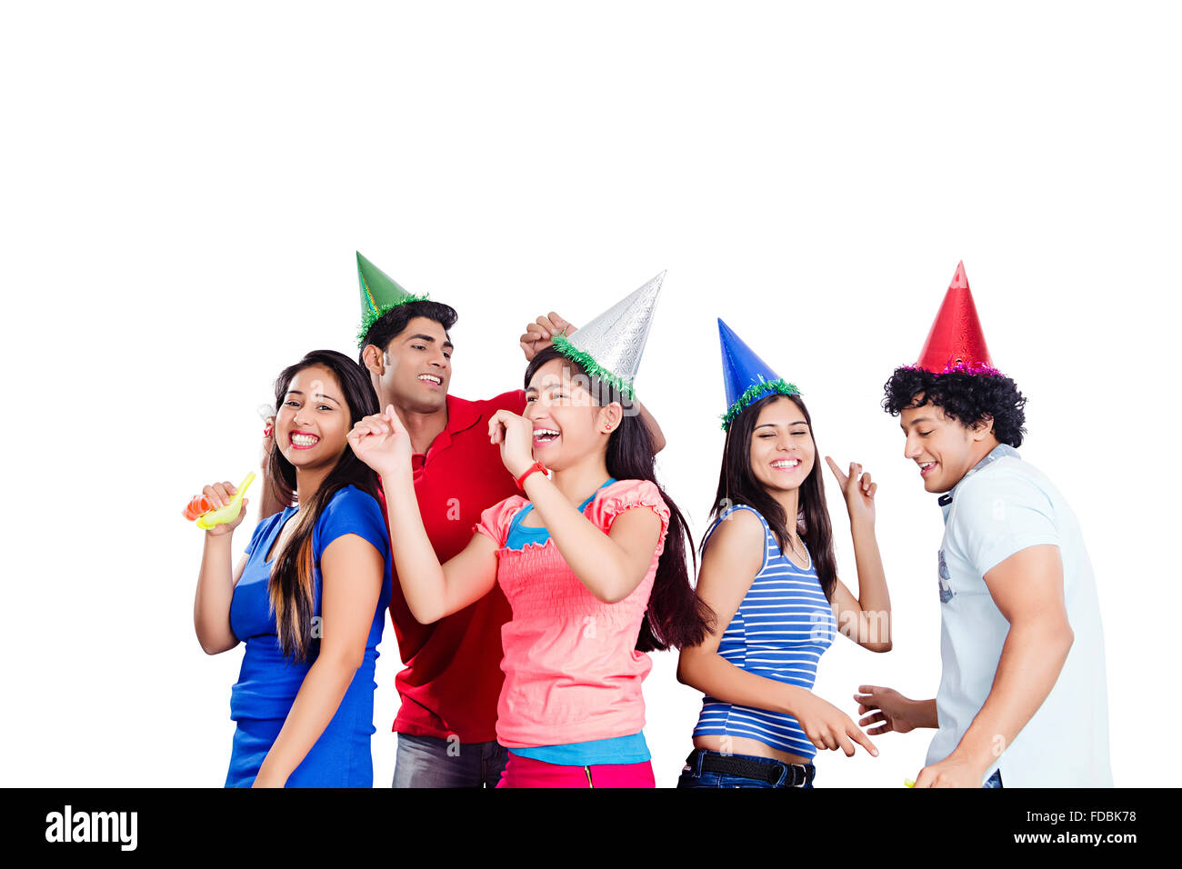 Gruppe Jugendlicher Freunde Geburtstag feiern Tanzen genießen Stockfoto