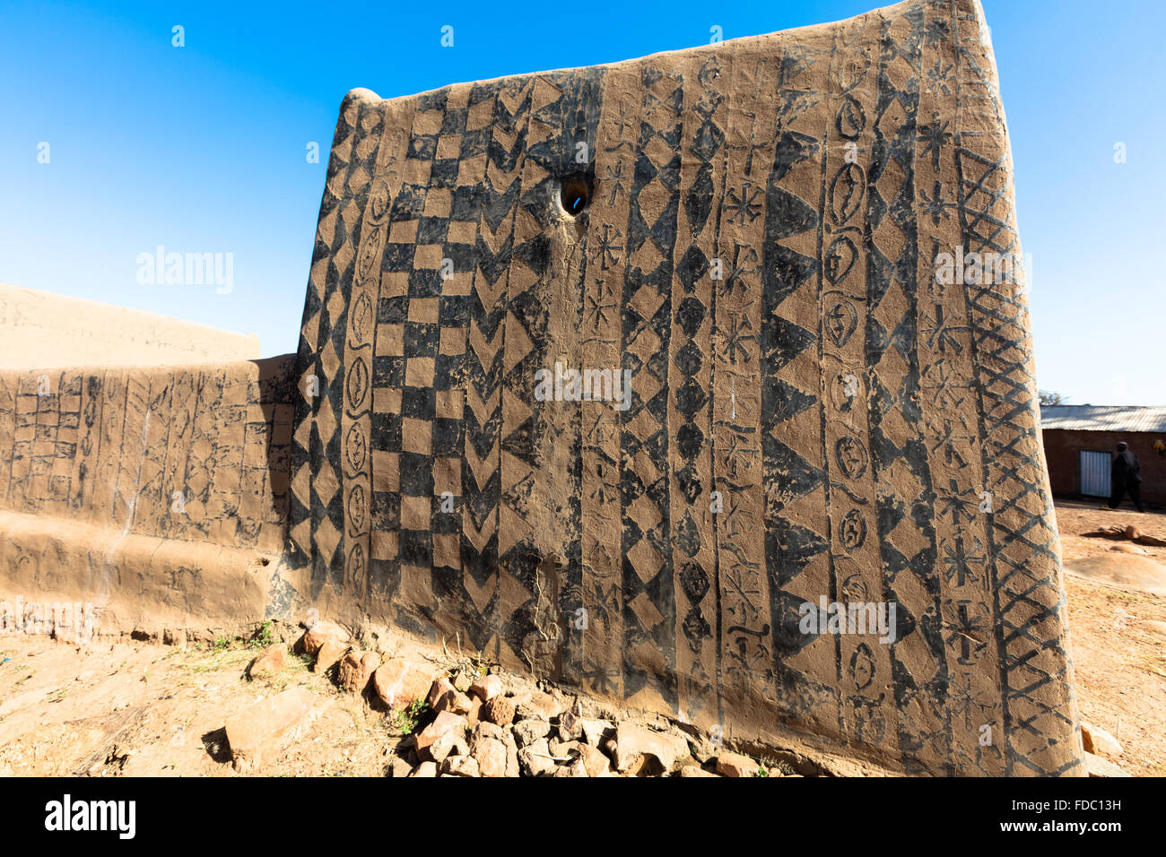 Tiebelè, malte der Königshof gemachten Kassena Häuser, Burkina Faso Stockfoto