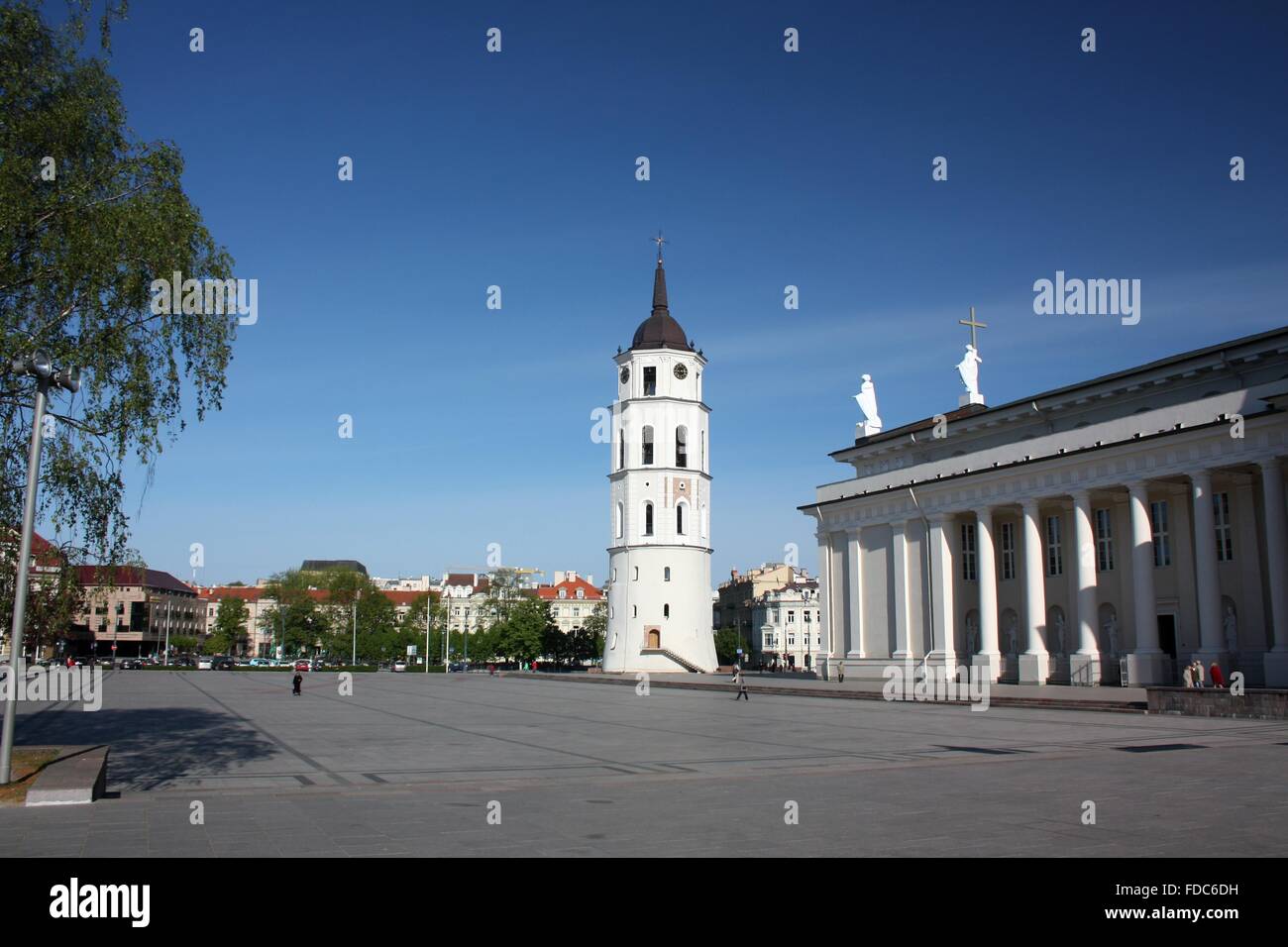 Glockenturm und der Kathedrale St. Stanislaus. Litauen, Vilnius Stockfoto