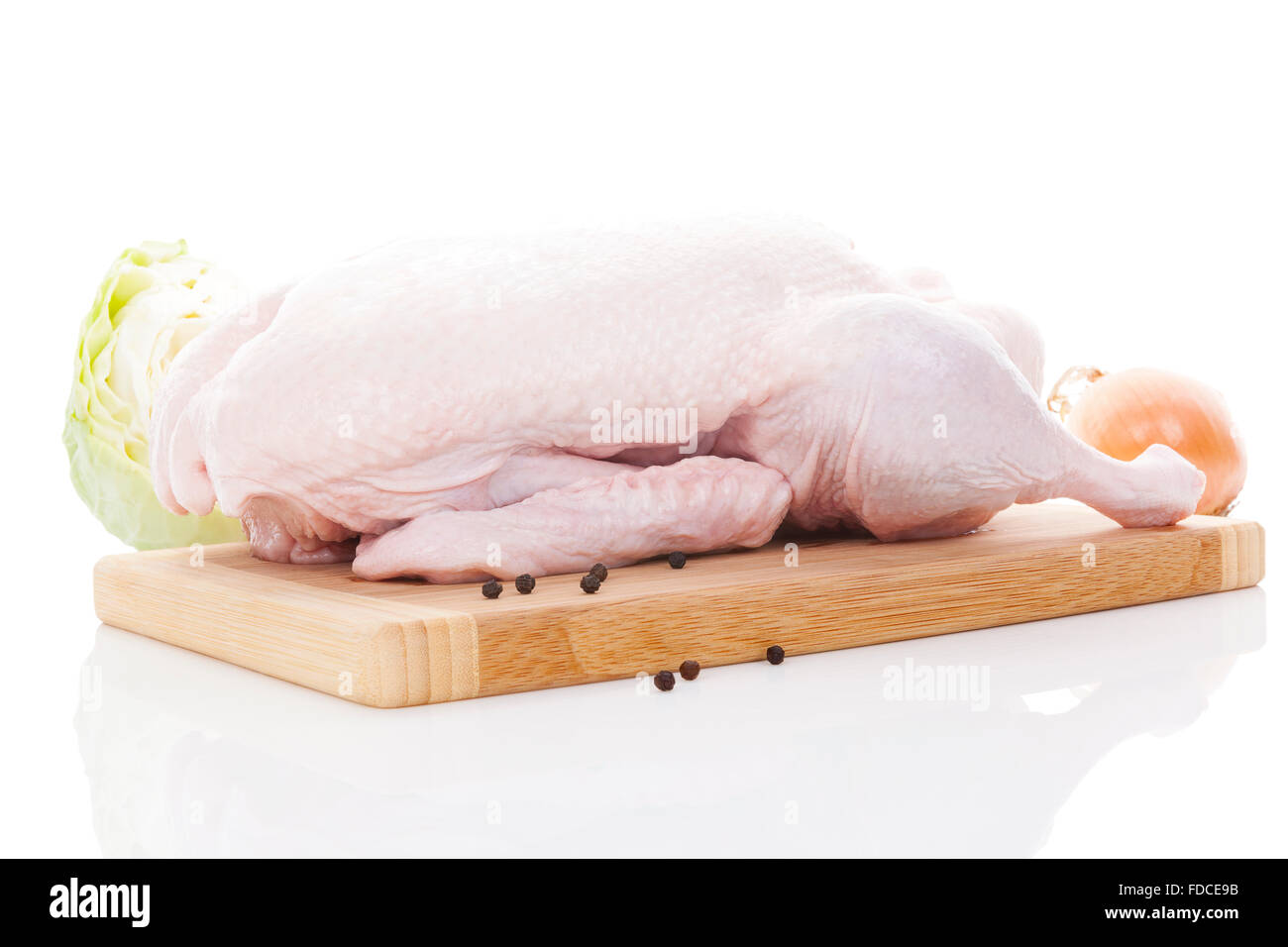 Frische rohe Ente isoliert auf weißem Hintergrund. Kulinarische Küche. Stockfoto