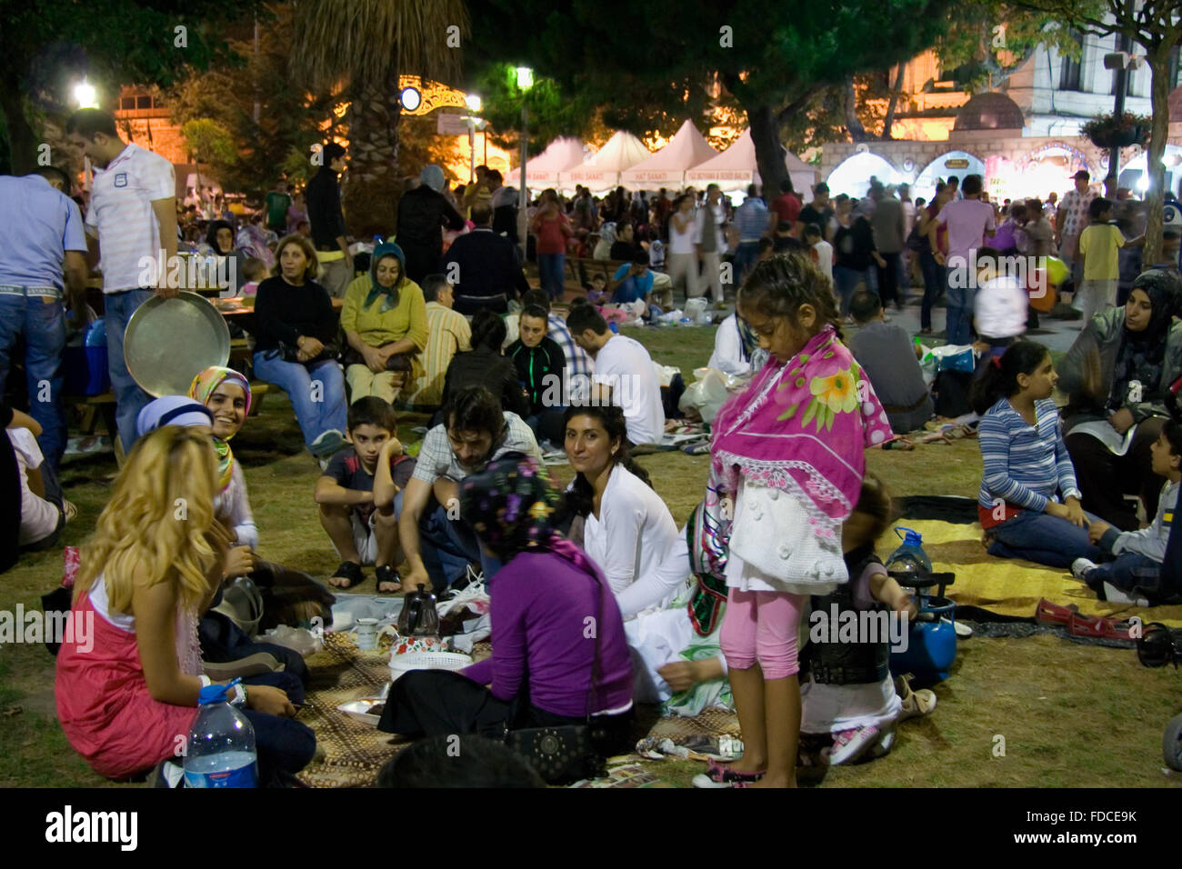 ISTANBUL, Türkei - 6. September: Ramadan Eröffnung der türkischen Muslime in Sultanahmet-Platz am 6. September 2009 in Istanbul, Türkei Stockfoto