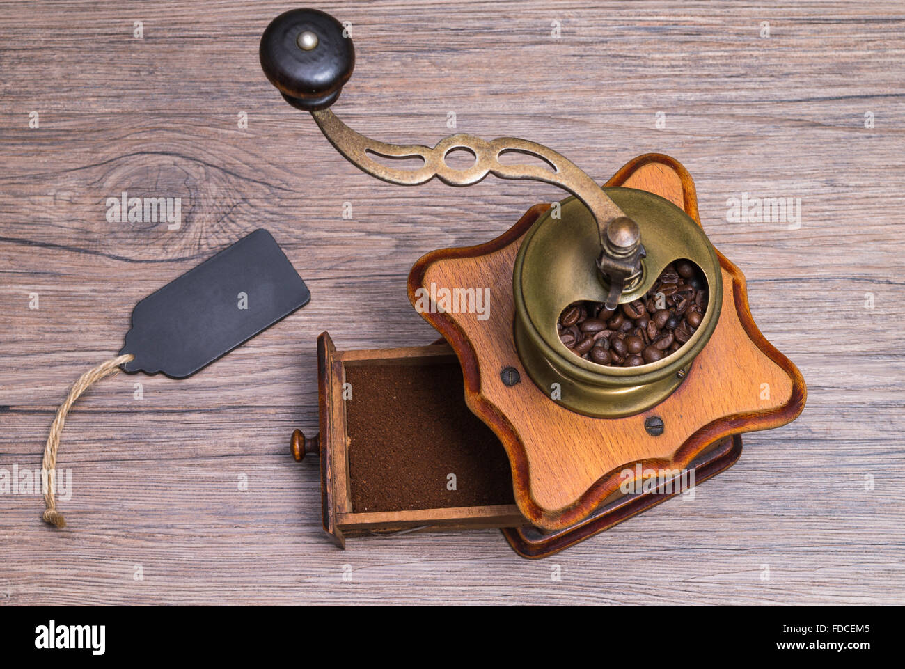 Bild zeigt eine Kaffeemühle mit Schriftfeld aus einer Draufsicht Stockfoto