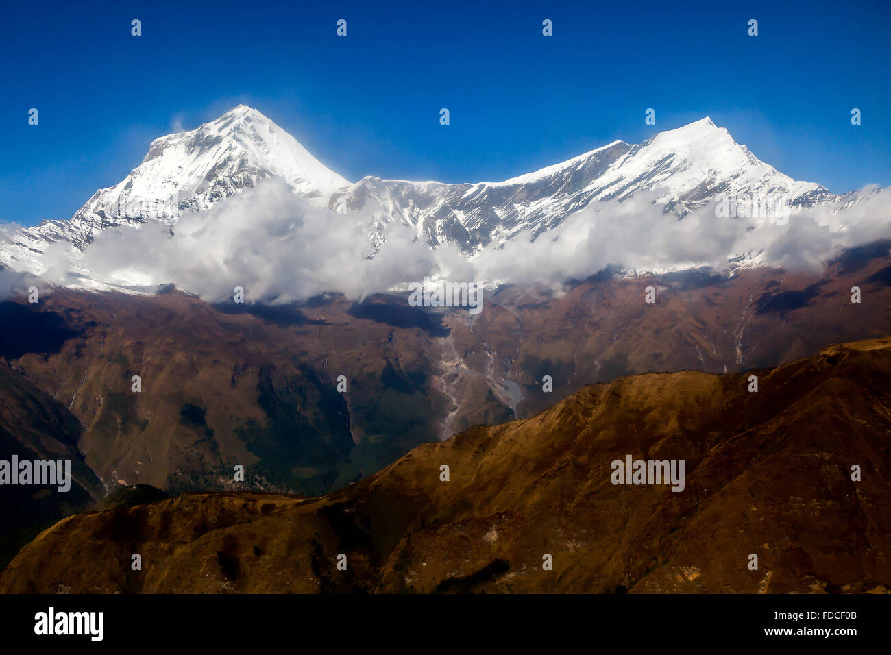 Gigantische Südwand des Dhaulagiri ich (8167 m), der 7. höchste Berg Welt im zentralen Nepal Himalaya. Stockfoto