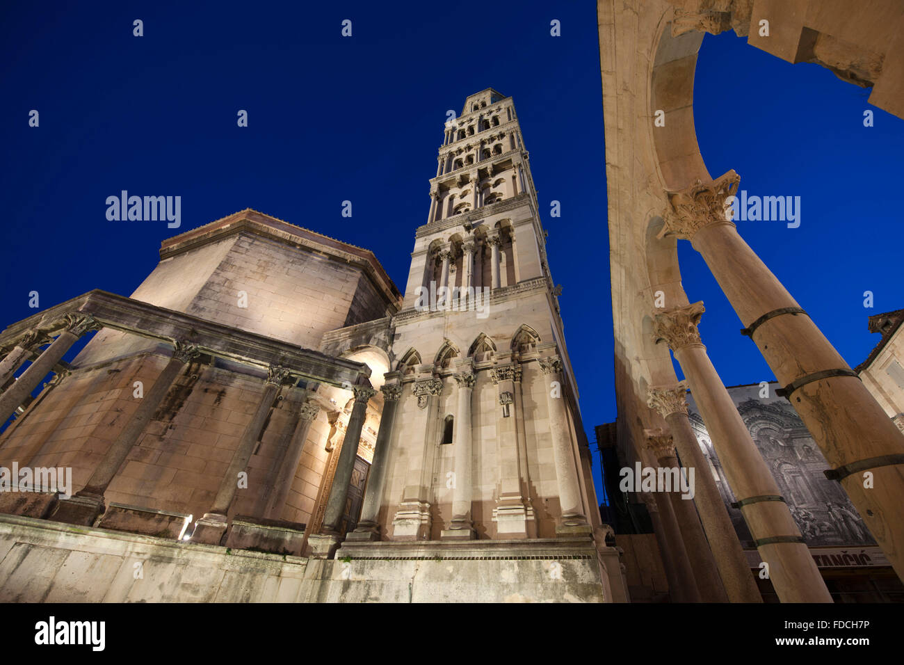 Fernsehreihe, Dalmatien, Split, Dom St. Domnius Und Dem Peristyl des Diokletianpalastes. Stockfoto