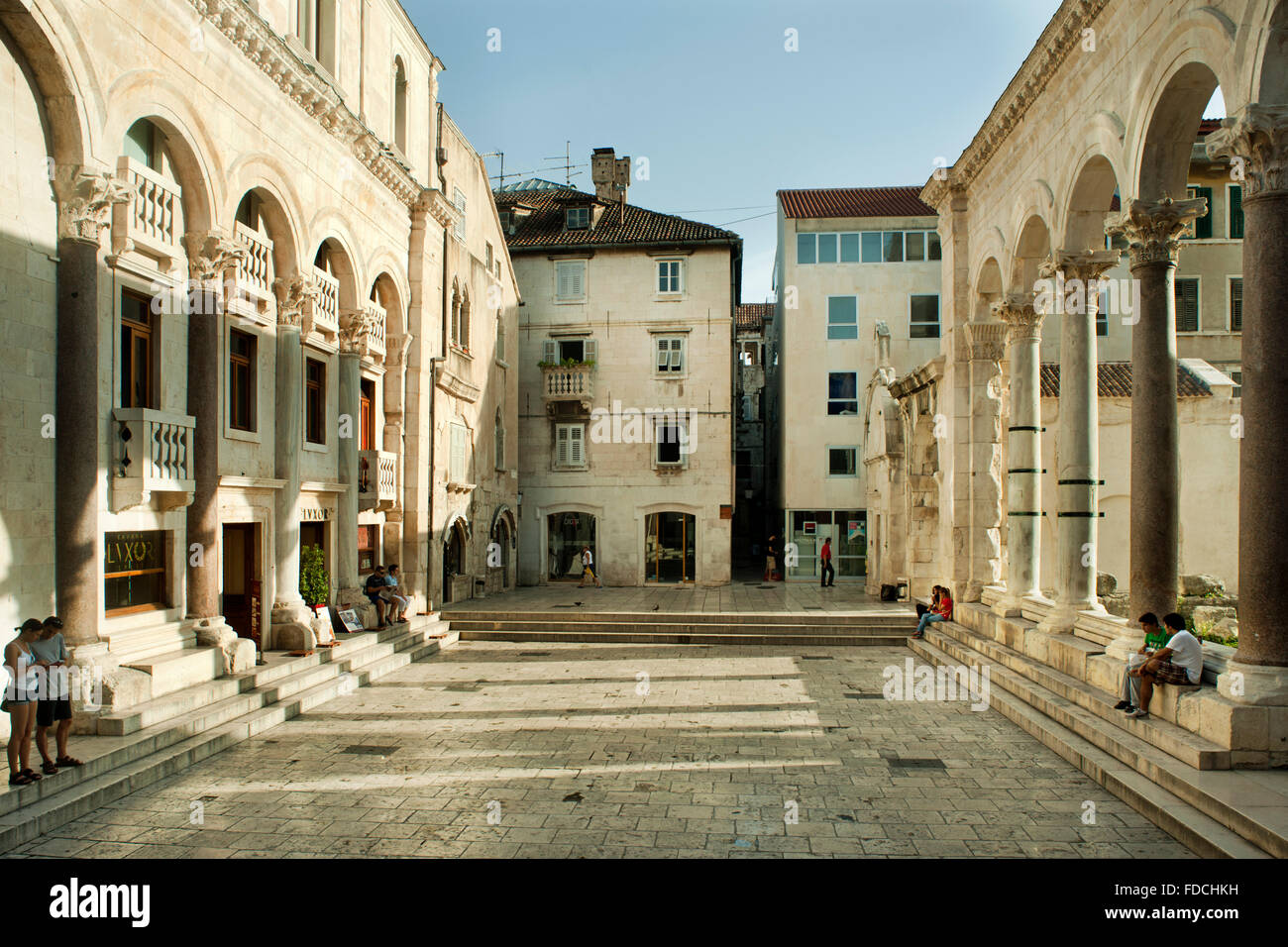 Fernsehreihe, Dalmatien, Split, Peristyl des Diokletianpalstes. Stockfoto