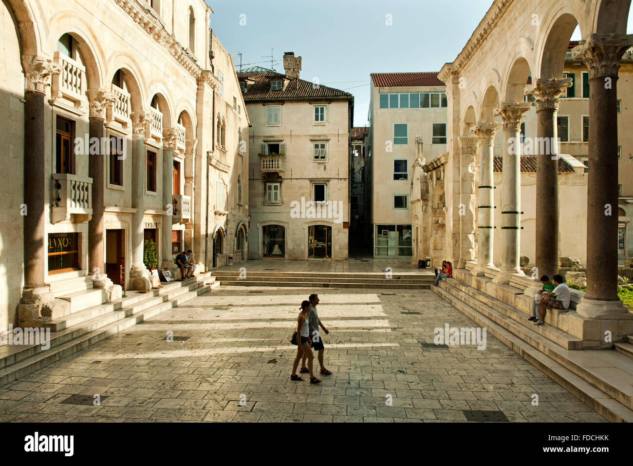 Fernsehreihe, Dalmatien, Split, Peristyl des Diokletianpalstes. Stockfoto