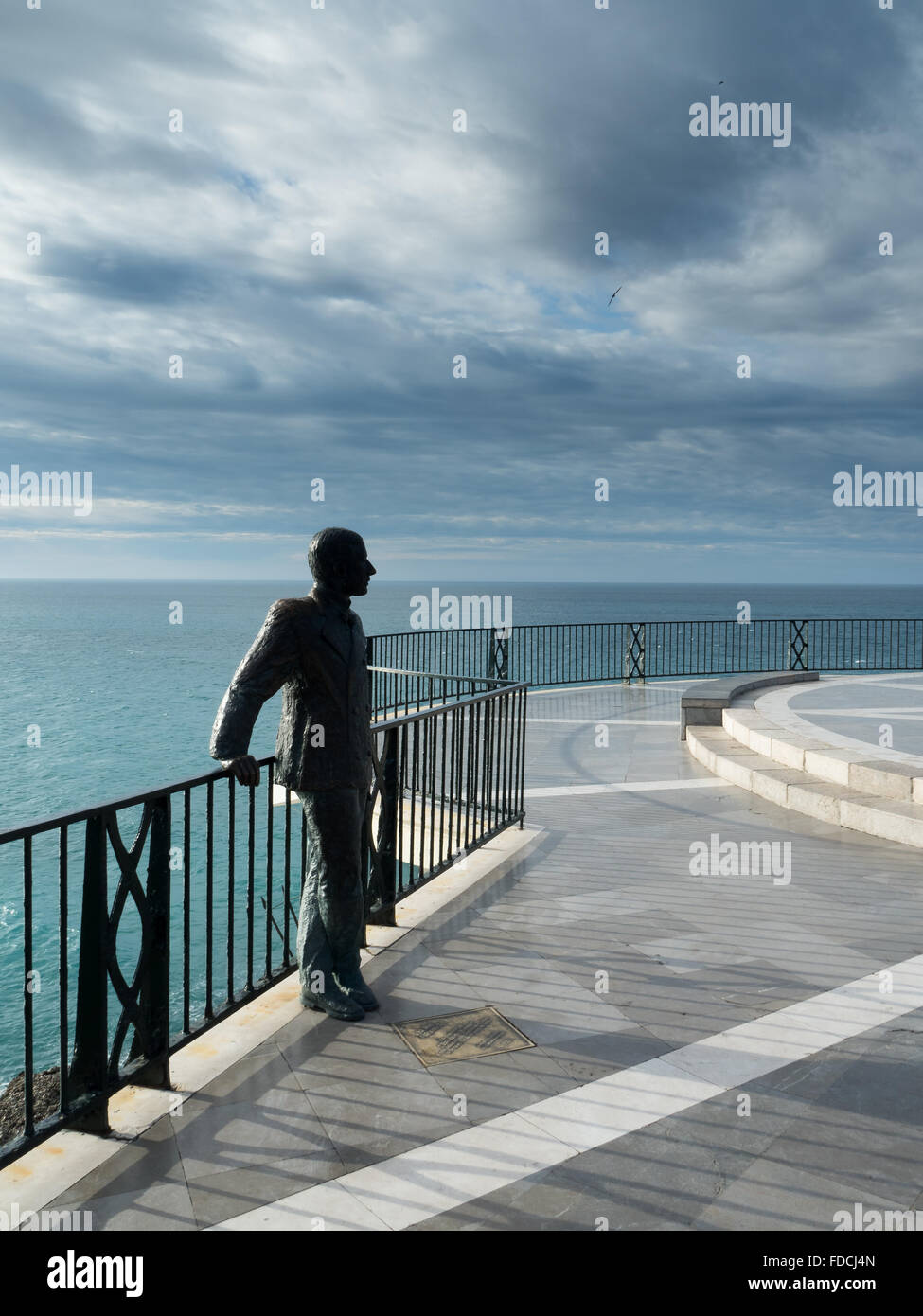 Balcon de Europa, Nerja, Costa Del Sol, Spanien-Statue von König Alfonso XII Stockfoto