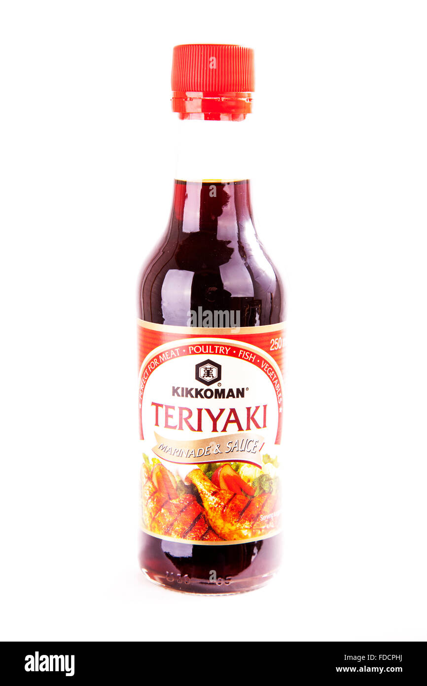 Teriyaki Soße chinesische Marinade Saucen Kikkoman Marke ausgeschnitten Ausschnitt weißen Hintergrund isoliert Stockfoto