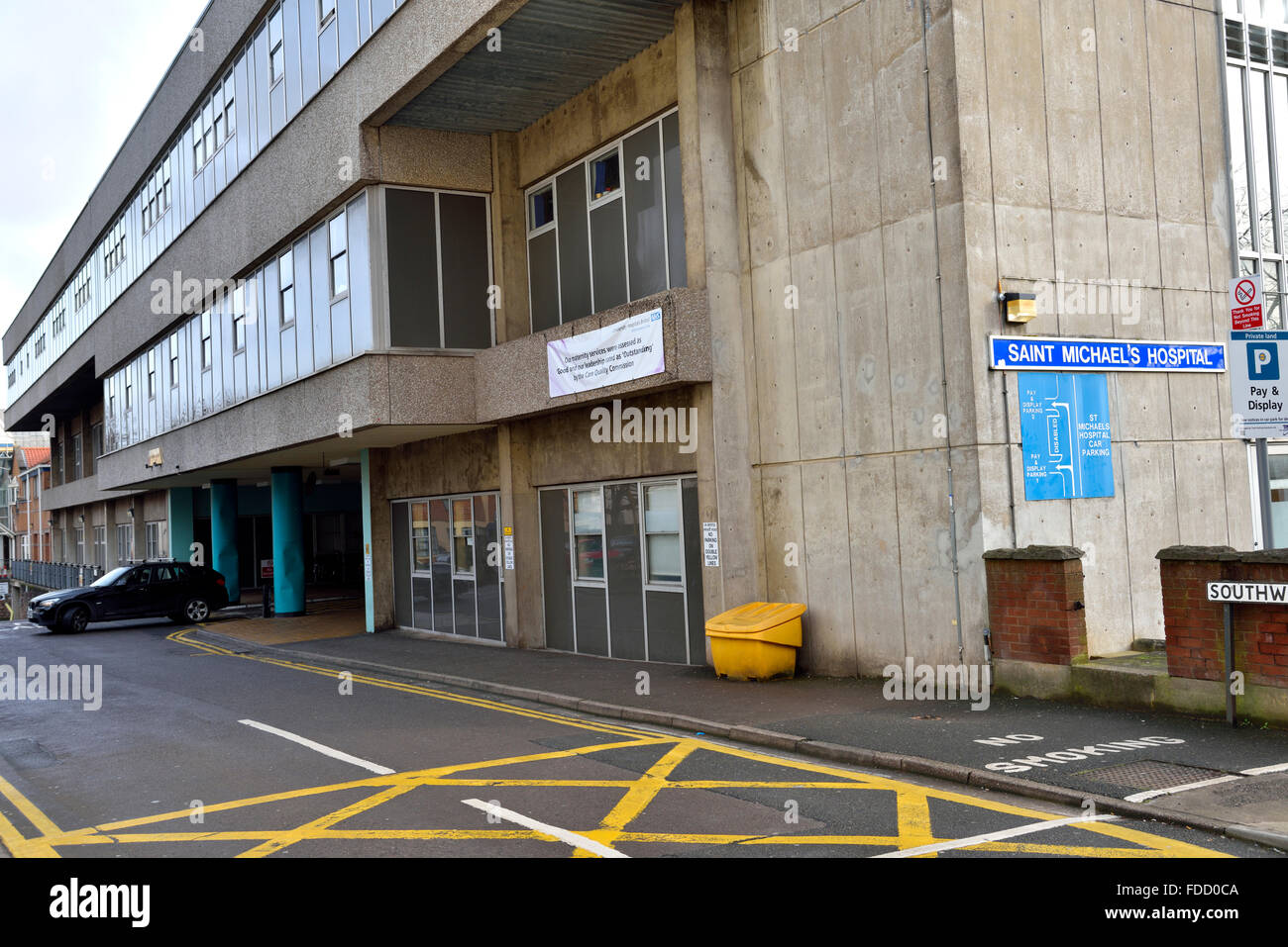 Außenseite des St. Michaels Mutterschaft Lehrkrankenhaus NHS mit Links zu Bristol University und der Universität des Westens Stockfoto