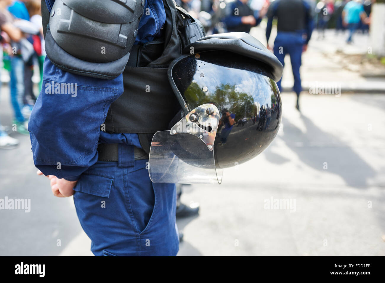 Sondereinheiten der Polizei Kordon bei der Demonstration, Straßenproteste blockieren Stockfoto