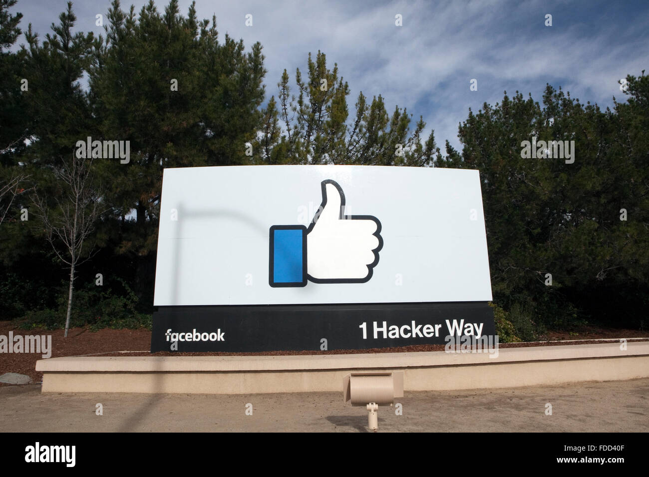 Ein Blick auf ein Zeichen in Facebooks Unternehmenszentrale in Menlo Park, Kalifornien Stockfoto