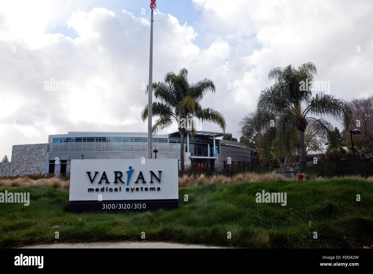 Ein Zeichen werden am Sitz der Varian Medical Systems in Palo Alto, Kalifornien gesehen. Stockfoto