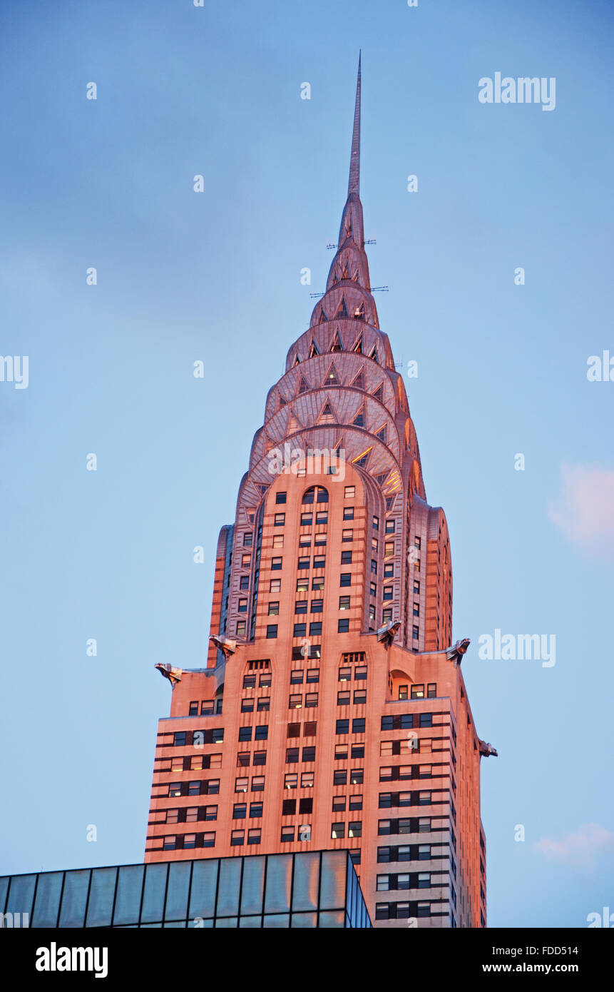 New York, Vereinigte Staaten von Amerika: Sonnenuntergang auf das Chrysler Building, ein Art-Déco-Stil Wolkenkratzer zu den wichtigsten symbolischen Symbole der Stadt der Welt Stockfoto