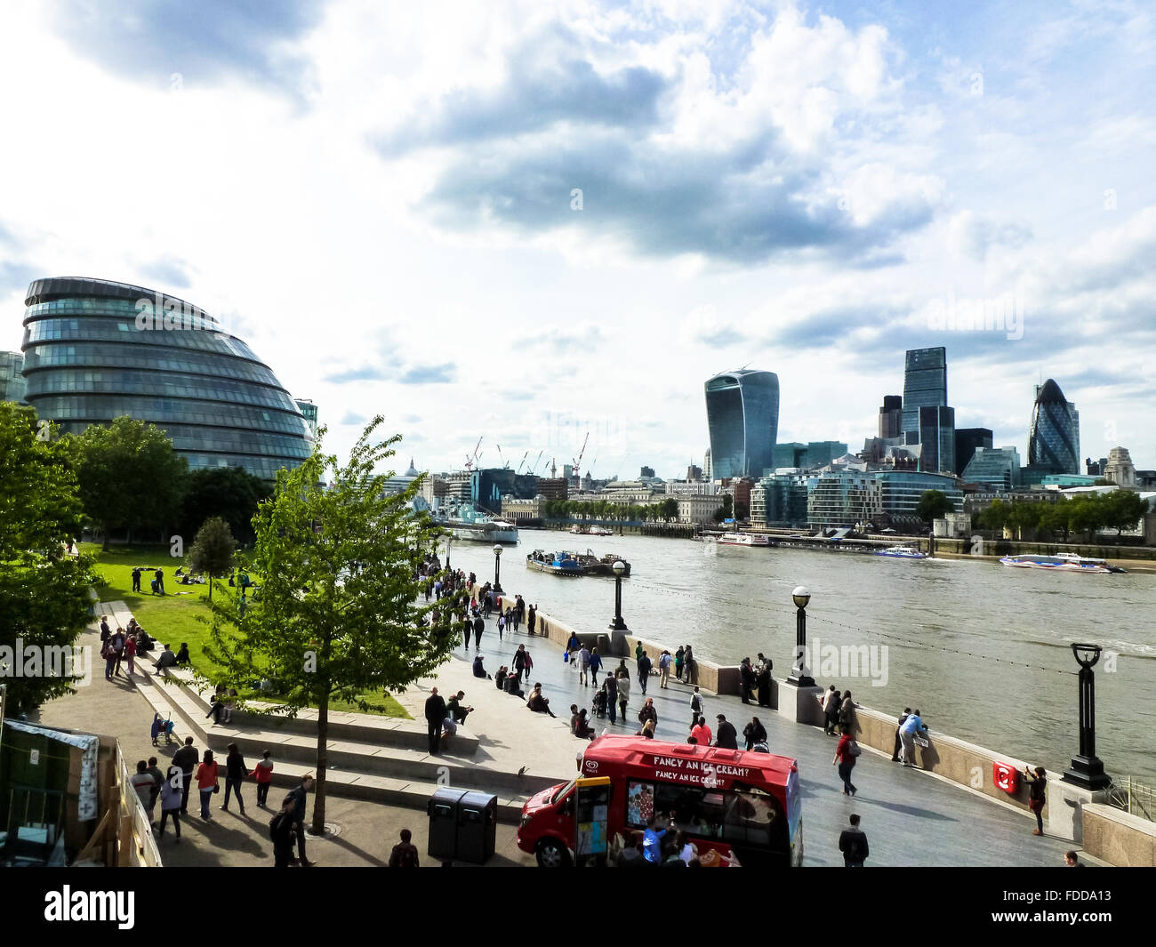 Blick auf die Themse und die Stadt London england Stockfoto