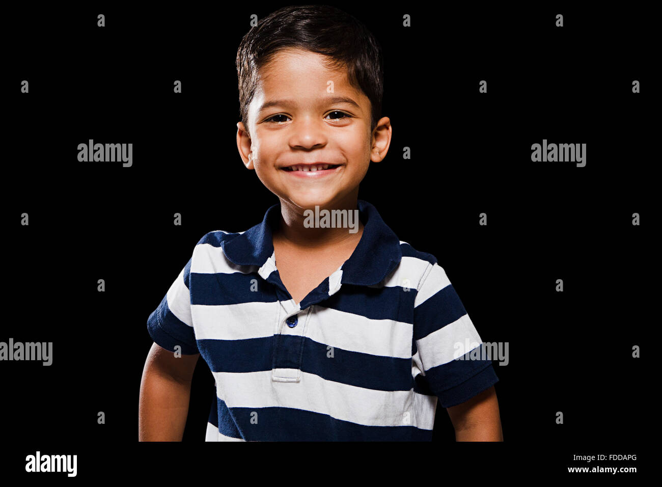1 indische Kind junge stehend Stockfoto
