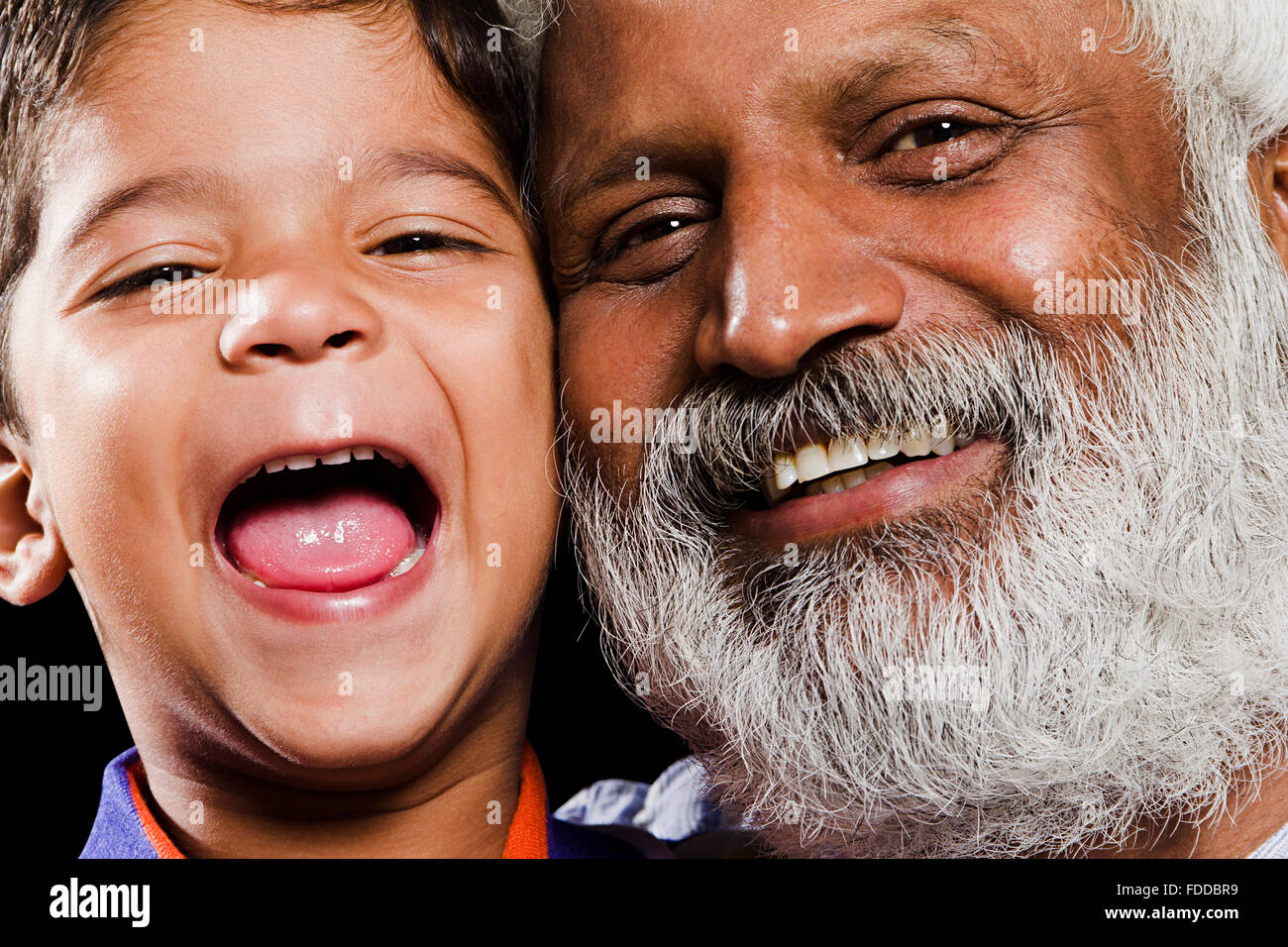 2 Personen Großvater und Enkel schreien Spaß Stockfoto