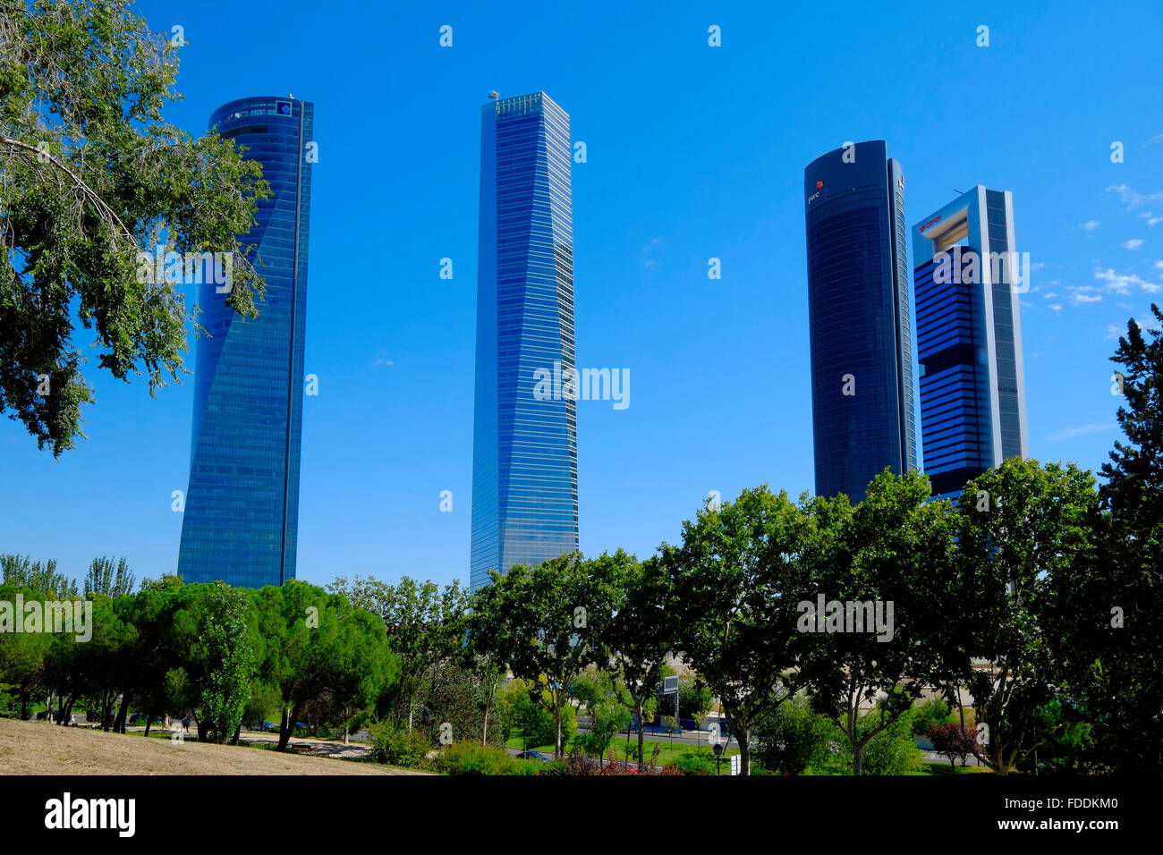 Cuatro Torres Türme Madrid Spanien ES von Parque Norte Stockfoto