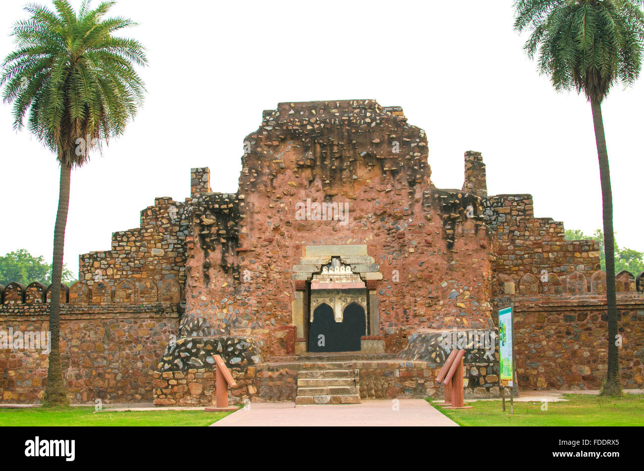 Ruinen der Architektur des 15. Augenlids in Old Delhi in Indien, Architektur, Kunst, Exkursion, Geschichte, Indien, aus den Augen, das Gebäude Stockfoto