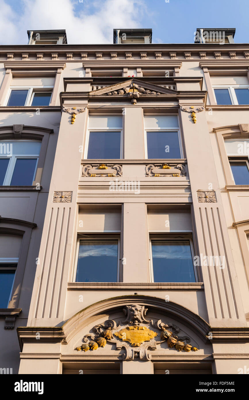 Luxus-Häuser und Wohnungen in Deutschland schoss aus Straße Ebene keine Property-Release aufgrund deutscher Gesetze erforderlich Stockfoto