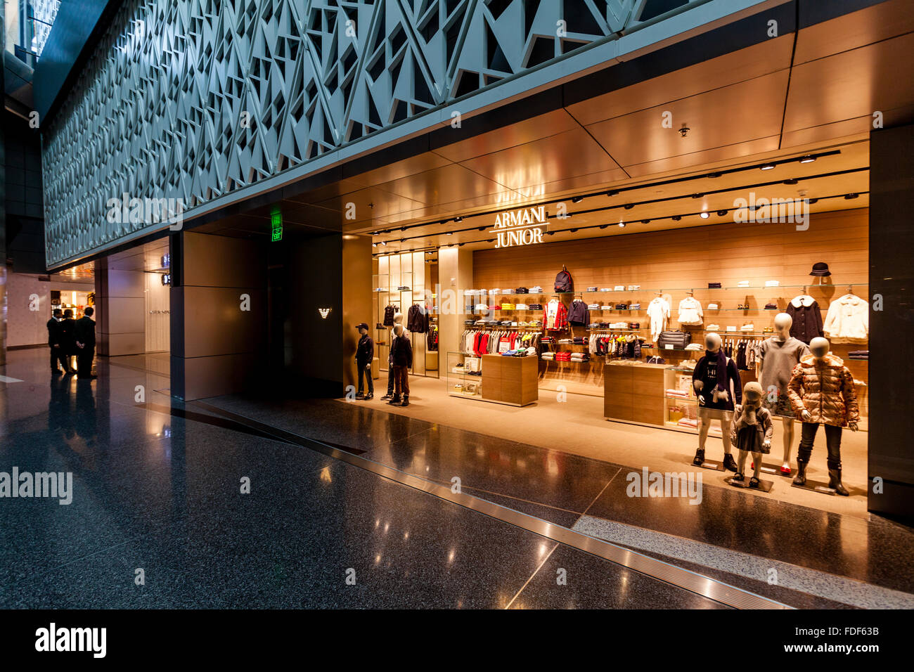 Armani Junior Duty Free Shop, internationalen Flughafen Hamad, Doha, Katar Stockfoto