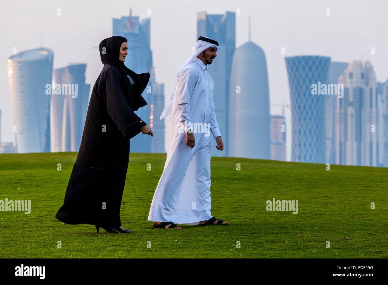 Katar Mann und Frau, Doha, Katar Stockfoto