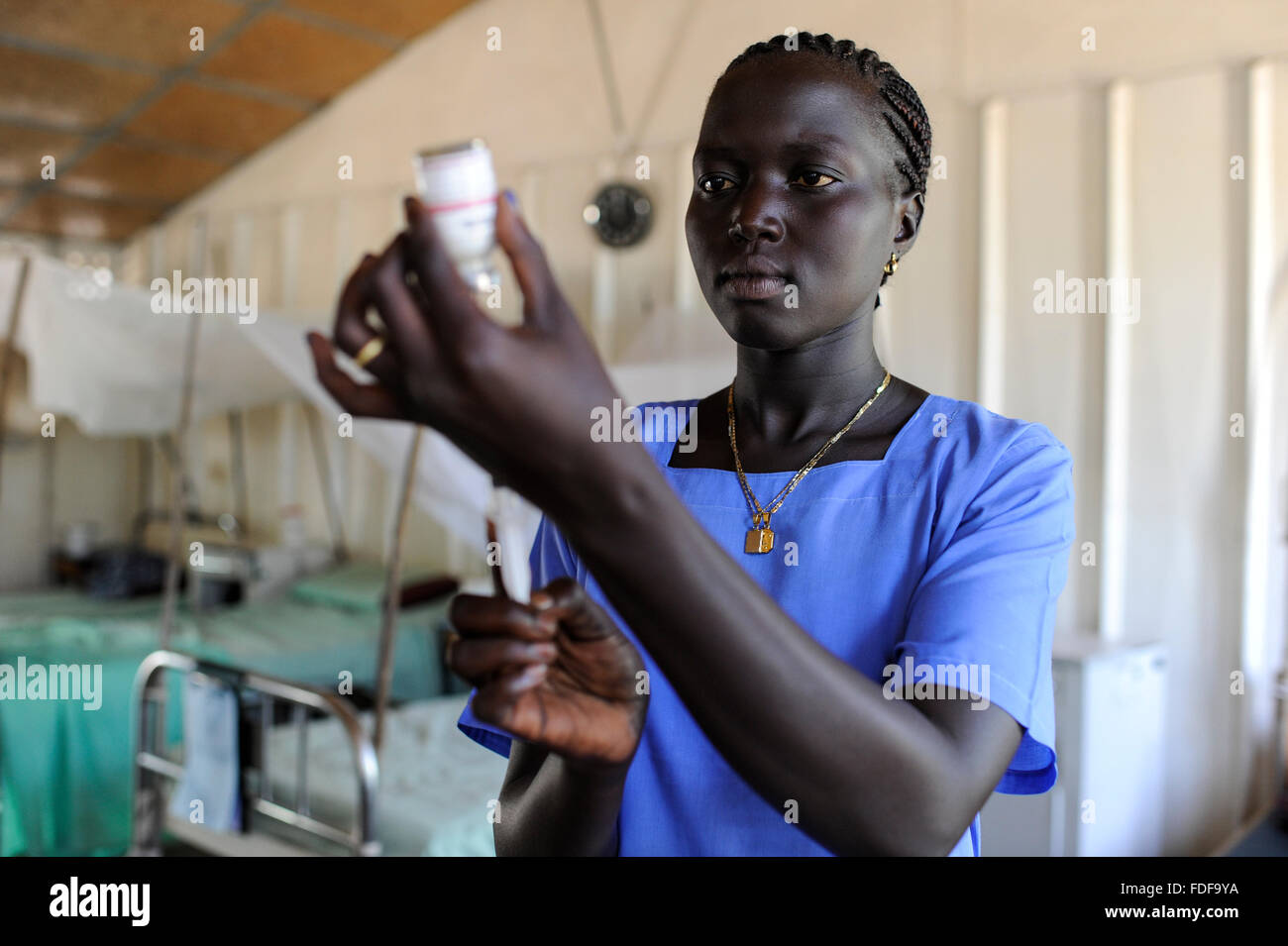 Der Süden des Sudan, Bahr al Ghazal region, Seen, Krankenhaus Maria Immaculata DOR der Comboni Missionare in der Dinka Dorf Mapuordit, Behandlung von Malaria und anderen tropischen Krankheiten Stockfoto