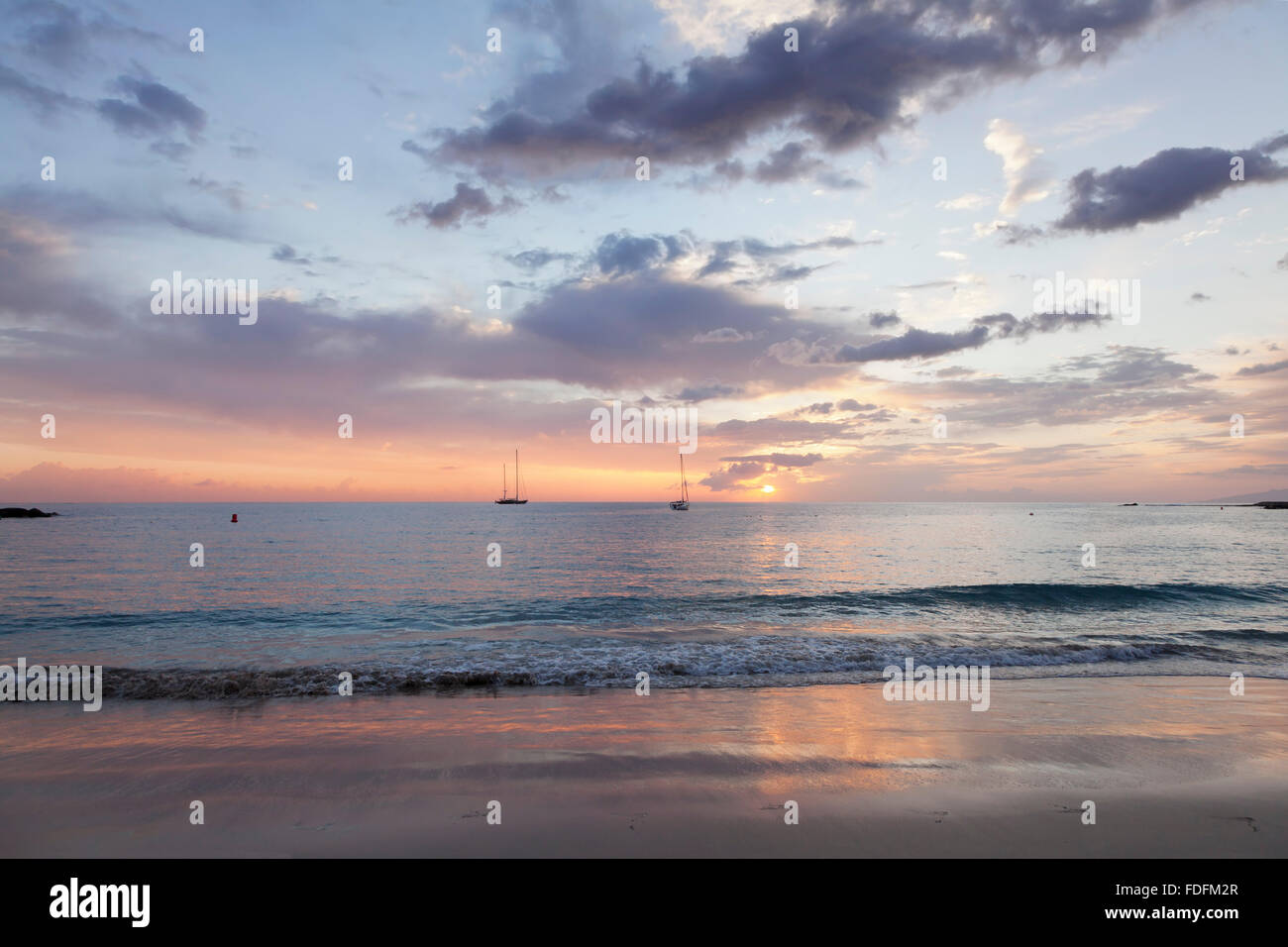 Sonnenuntergang, Meer, Playa de Las Vistas, Los Cristianos, Teneriffa, Kanarische Inseln, Spanien Stockfoto