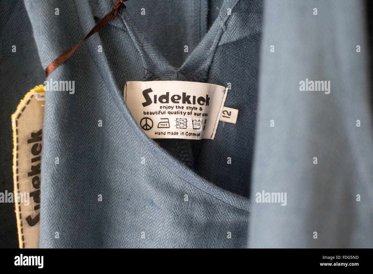 Ein Modelabel für Sidekick Boutique stolz Angabe Made in Cornwall Stockfoto