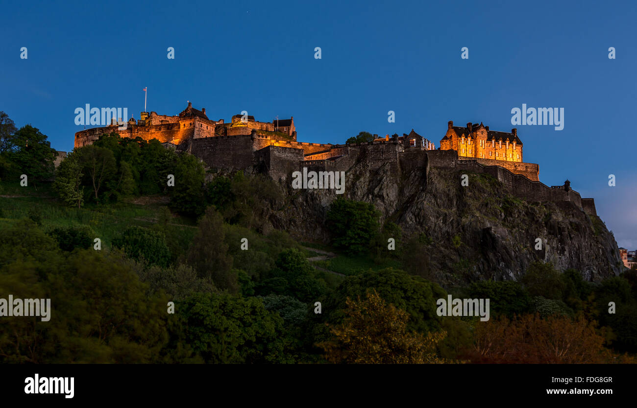 Nacht-Ansicht vonEdinburg Castle, Schottland Stockfoto