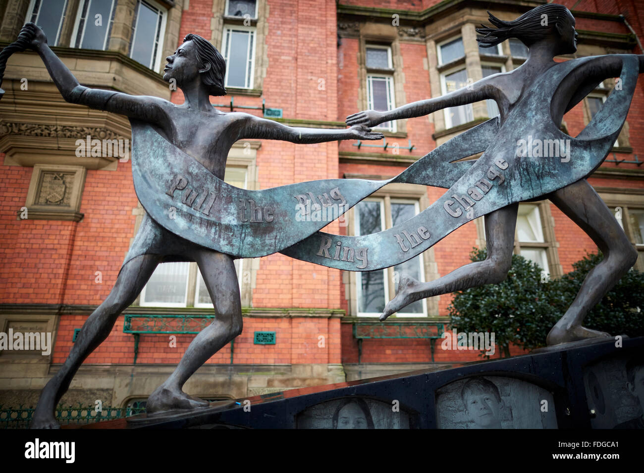 Hyde-Stadtzentrum, historisch in Cheshire ist eine Stadt in Greater Manchester, England der Chartistischen Statue ", von Stephen Broadbent. Stockfoto