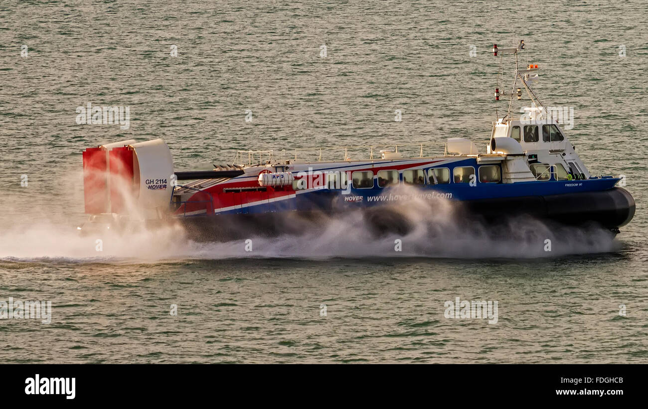 Insel des weißen Hovercraft Service UK Stockfoto