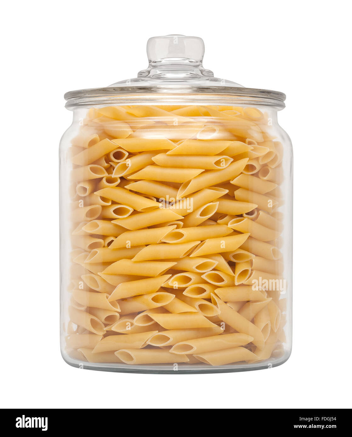 Mostaccioli Pasta in einem Glas Apotheker. Das Bild zeigt einen Ausschnitt isoliert auf einem weißen Hintergrund. Stockfoto
