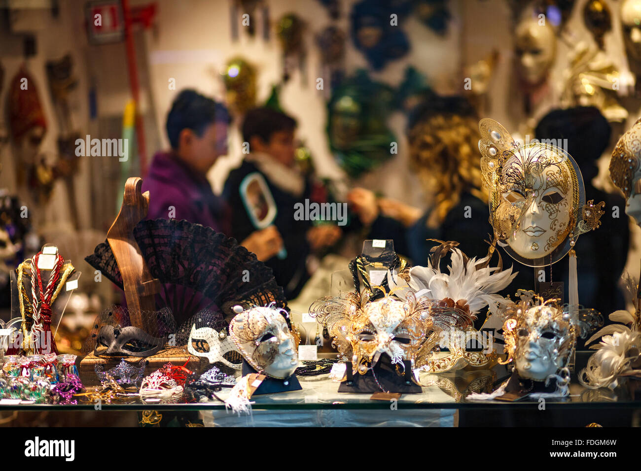 Karnevalsmaske für Verkauf in Venedig store Stockfoto