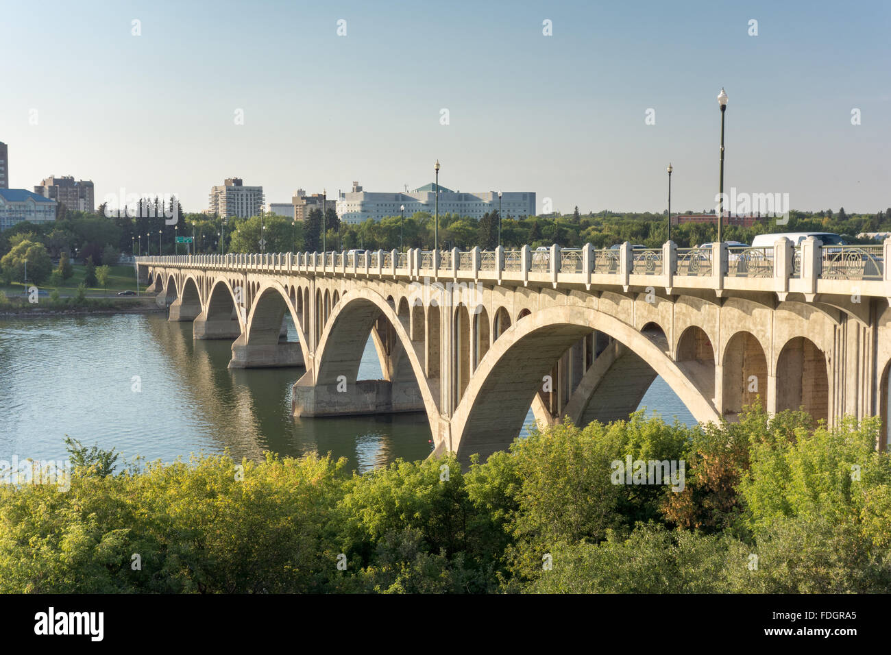 Brücke über den South Saskatchewan River, Saskatoon, Kanada Stockfoto