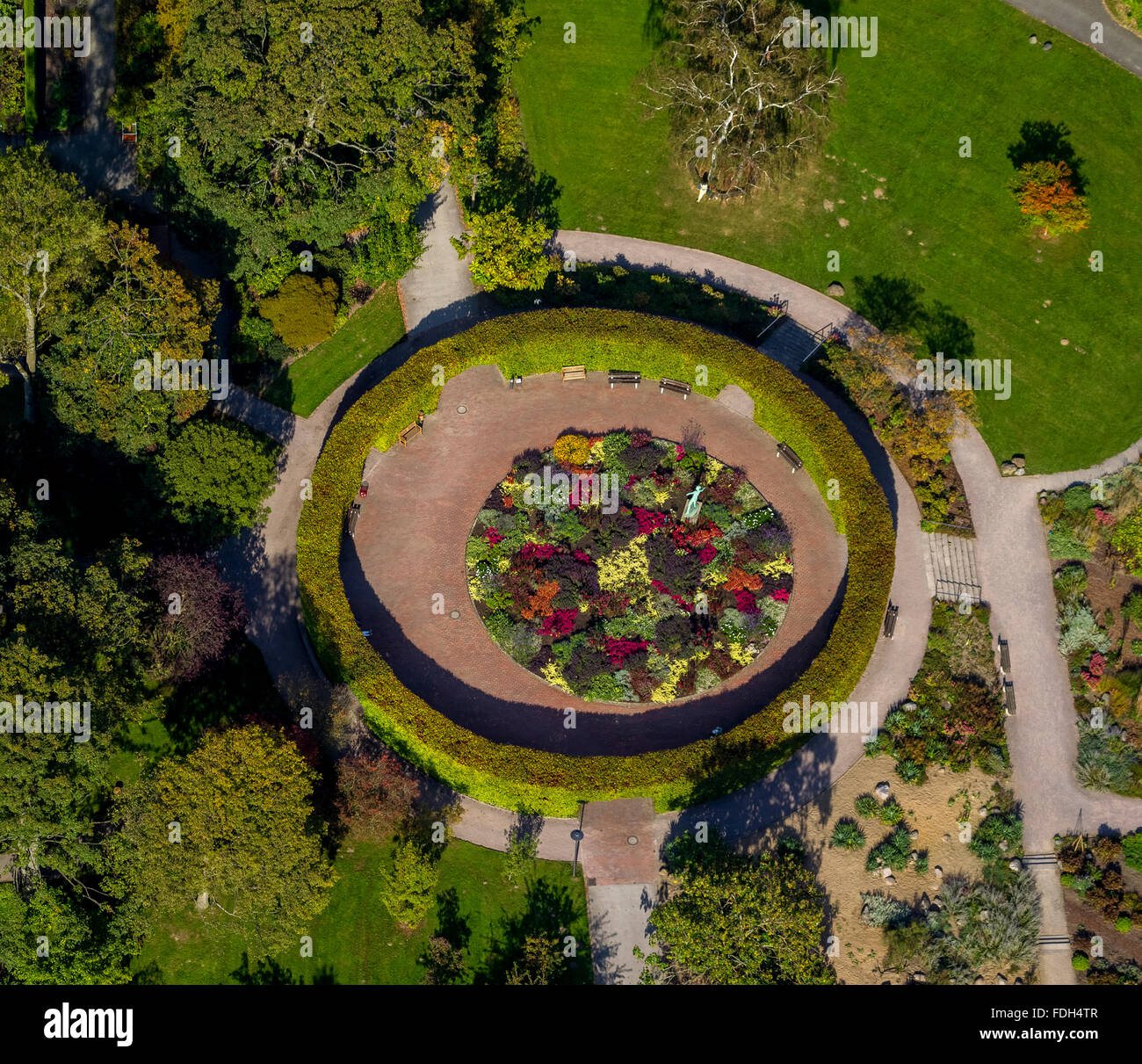 Antenne anzuzeigen, Runde Rosarium Im Grugapark Essen, Essen, Ruhr, Nord Rhein Westfalen, Deutschland, Europa, Luftbild, Stockfoto