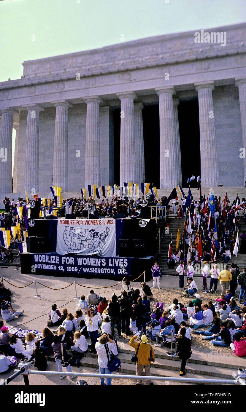 Washington, DC, USA, 12. November 1989 pro-Wahl Kundgebung in Washington D.C. sammelt 150.000 Demonstranten vor dem Lincoln Memorial, Teil einer bundesweiten Mobilisierung.  Bildnachweis: Mark Reinstein Stockfoto