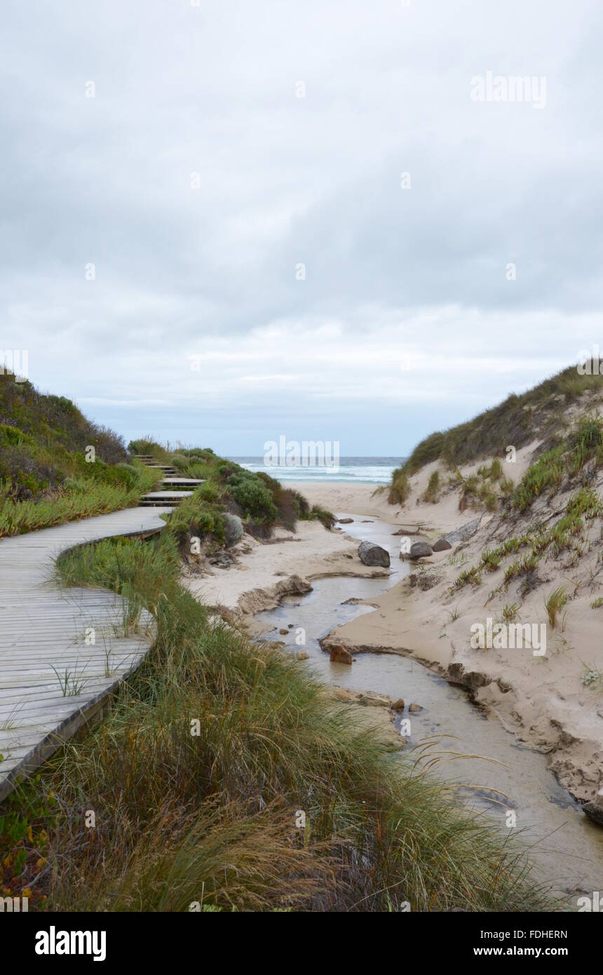 Fußweg zum Strand von auffälligen Klippe, Western Australia Stockfoto