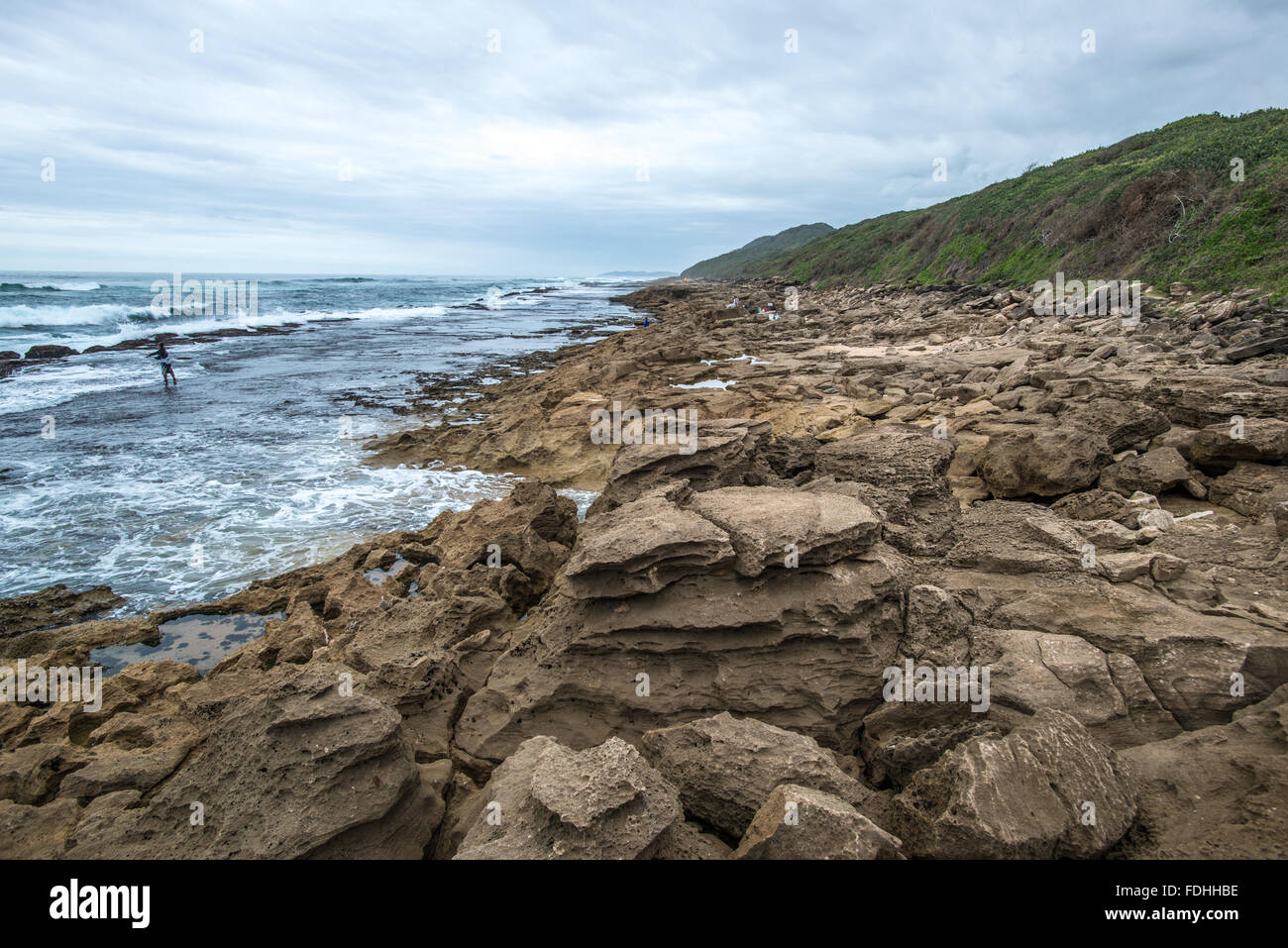 Felsen an der Küste von St. Lucia, Kwazulu-Natal, Südafrika - iSimangaliso Wetland Park Stockfoto