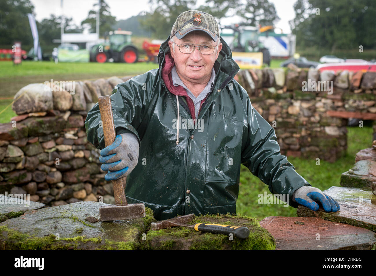 Trockenmauer Mason in Moffat, Schottland, Vereinigtes Königreich Stockfoto